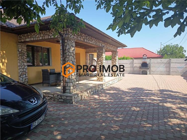 Casă individuală cu 3 camere cu Canalizare în Luciu