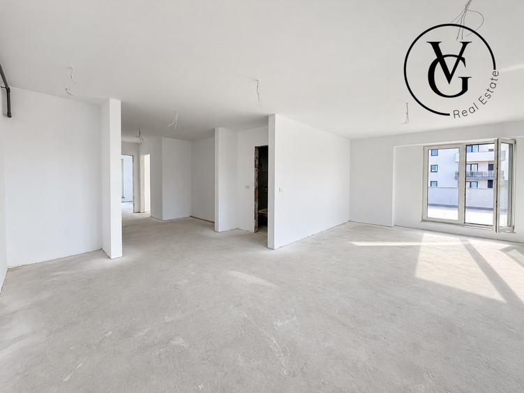 Penthouse cu 3 camere decomandat în Tomis Plus