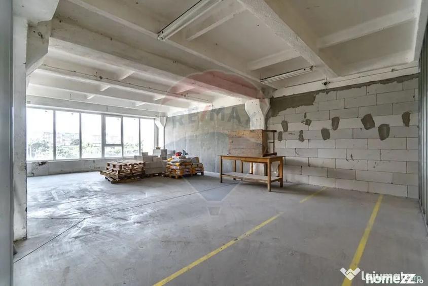 Spațiu comercial, de 448 mp, în 13 Decembrie