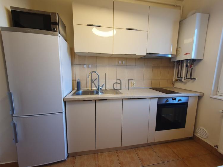 Apartament cu 2 camere decomandat, mobilat în Central