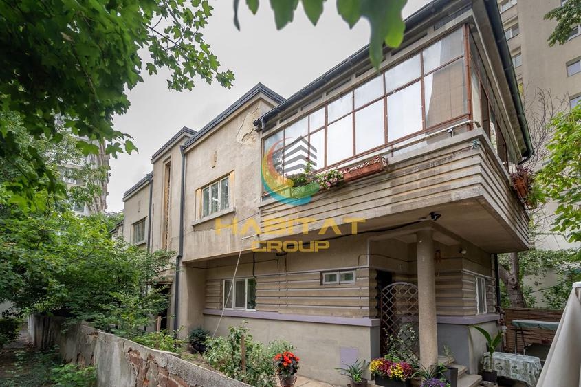 Casă individuală cu 8 camere cu Canalizare în Iancului