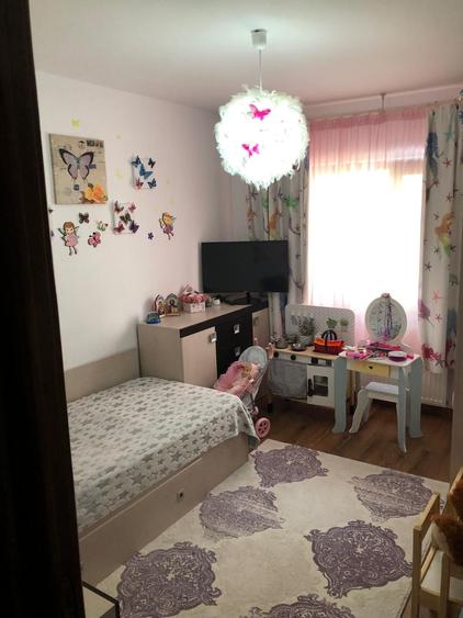 Apartament cu 3 camere decomandat în Cișmea