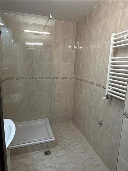 Apartament cu 3 camere decomandat în Magheru