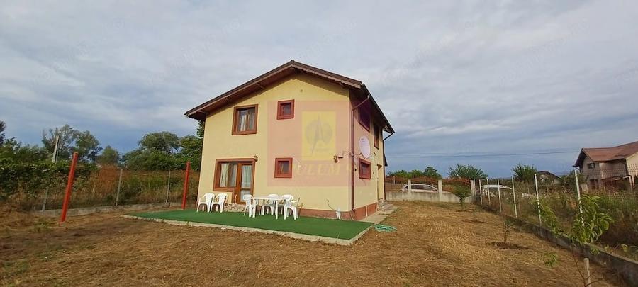 Casă cu 4 camere cu Teren 500 Mp în Săbăreni
