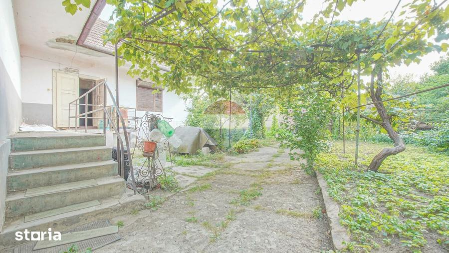 Casă cu 3 camere cu Teren 553 Mp în Bartolomeu