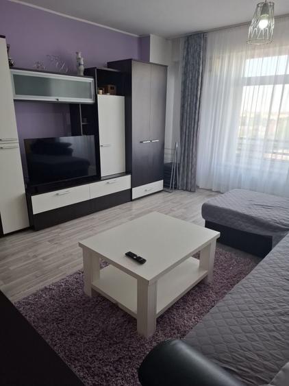 Garsonieră decomandată în Central