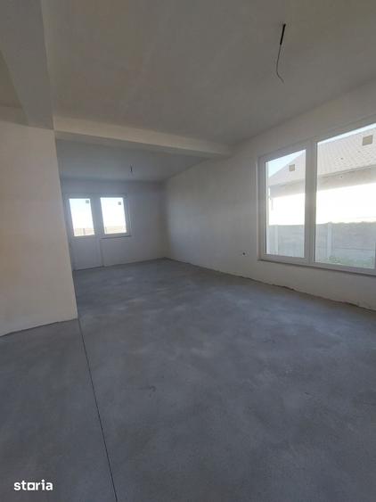 Casă cu 4 camere cu Teren 500 Mp în Central