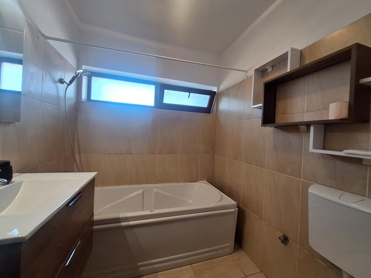 Apartament cu 2 camere semidecomandat, mobilat în Florești