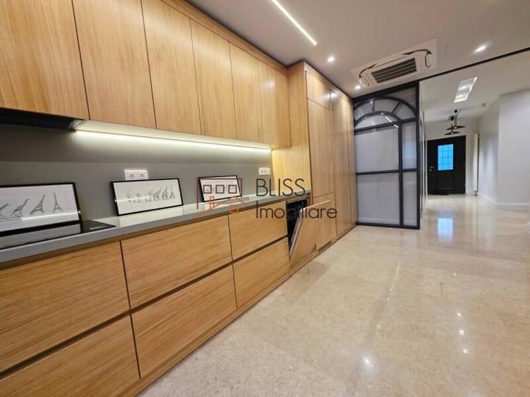 Casă cu 5 camere cu Teren 453 Mp în Pipera