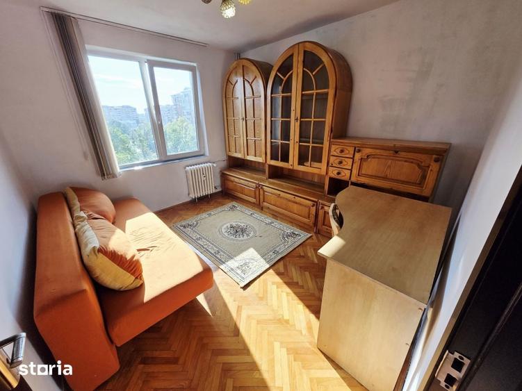 Apartament cu 3 camere semidecomandat în Rogerius