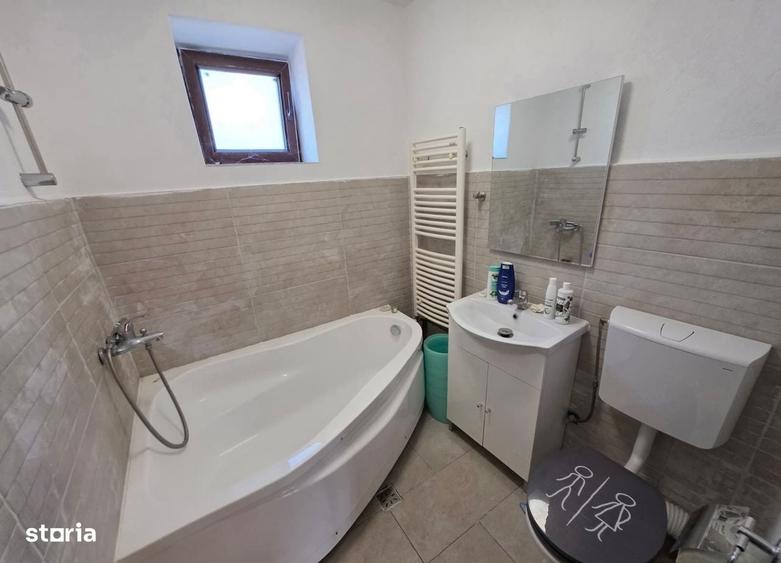 Casă cu 4 camere cu Teren 1836 Mp în Dudeștii Noi