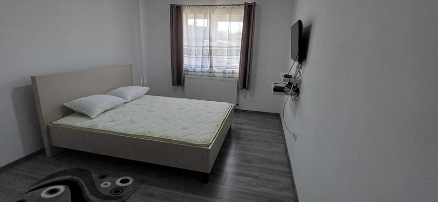 Casă cu 3 camere cu Teren 400 Mp în Central