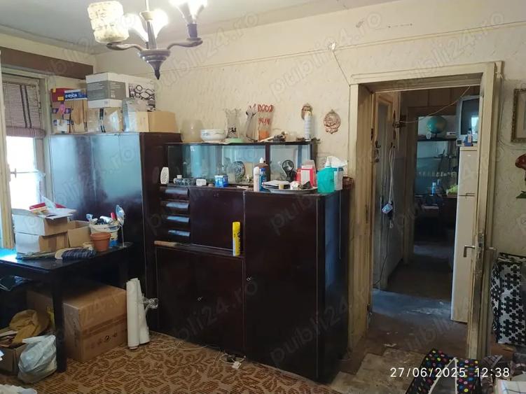Apartament cu 3 camere semidecomandat în Onești