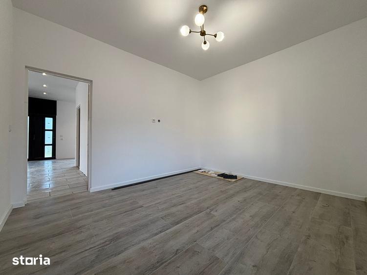 Casă cu 3 camere cu Teren 500 Mp în Zimandu Nou