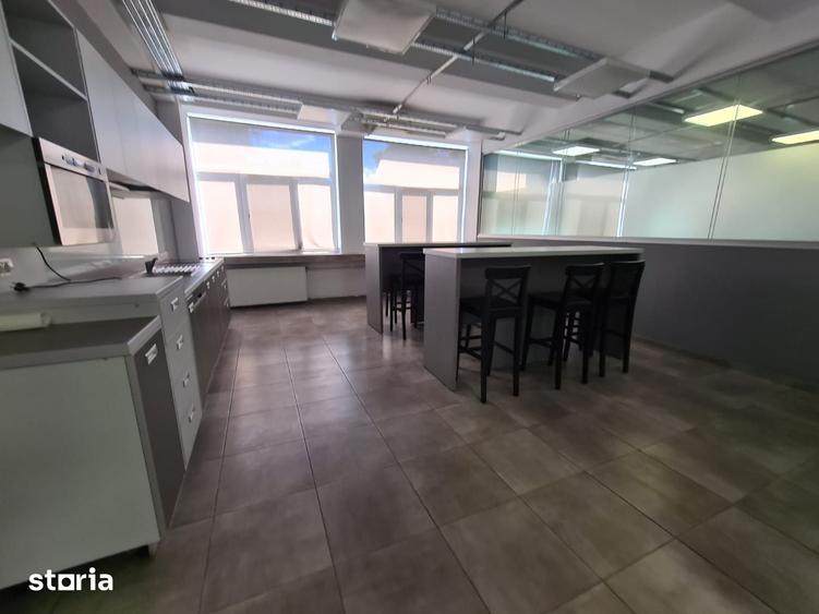 Spațiu comercial, de 3,000 mp, în Industriilor