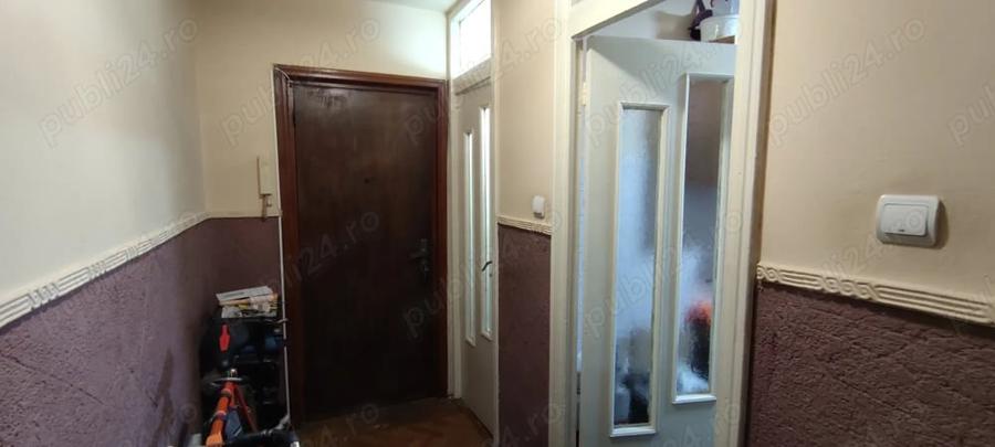 Apartament cu 2 camere semidecomandat în Dâmbovița