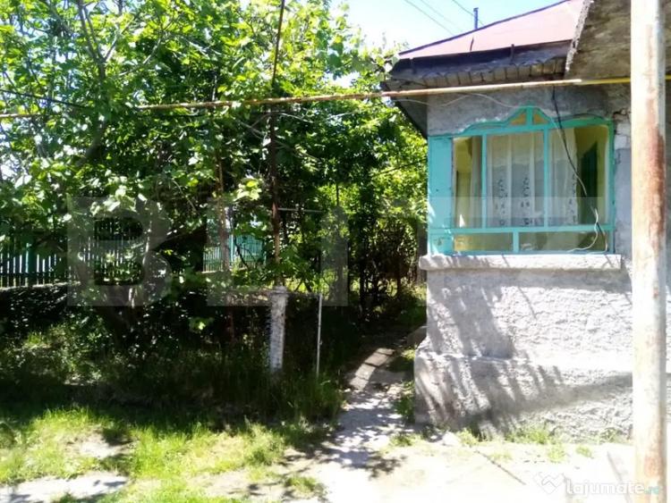 Casă cu 2 camere cu Teren 1700 Mp în Seciu