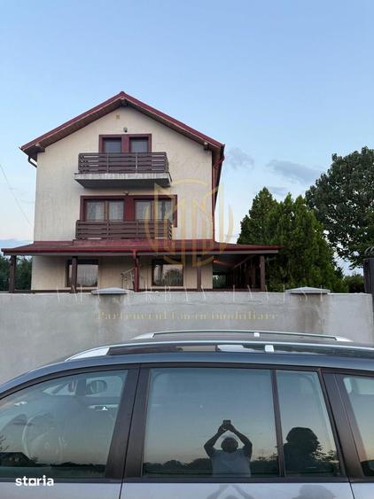 Casă cu 6 camere cu Teren 1200 Mp în Snagov
