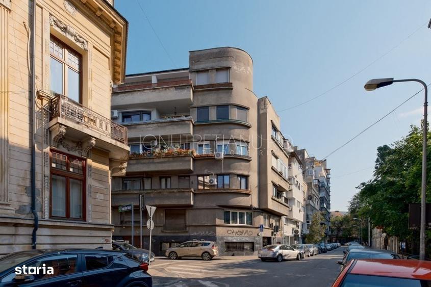 Apartament cu 4 camere decomandat în Armeneasca