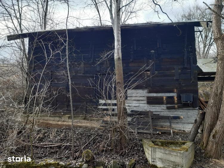 Casă cu 2 camere cu Teren 713 Mp în Petros