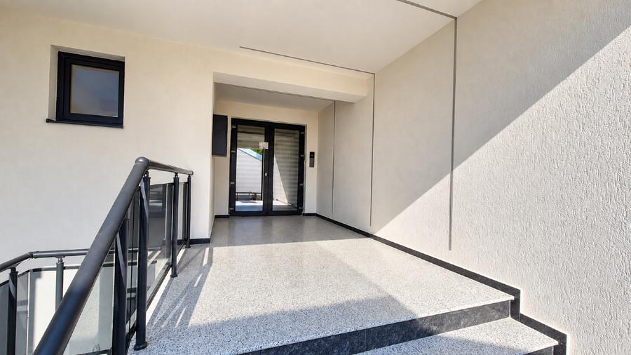 Apartament cu 2 camere decomandat în 1 Mai