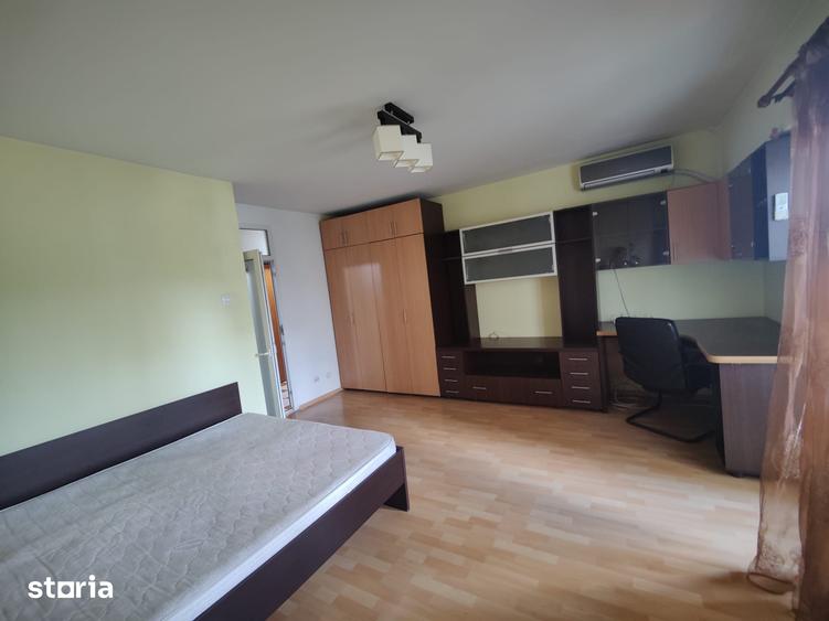 Apartament cu 2 camere semidecomandat în Mircea cel Bătrân