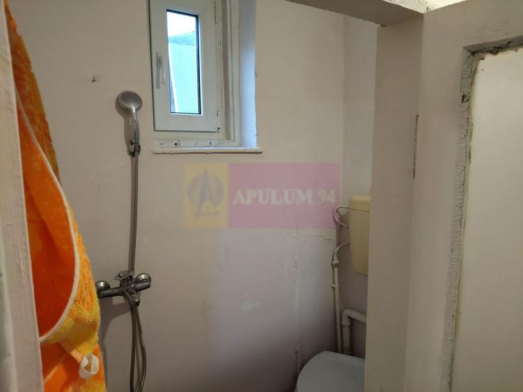 Casă cu 2 camere cu Canalizare în P-ța Romană