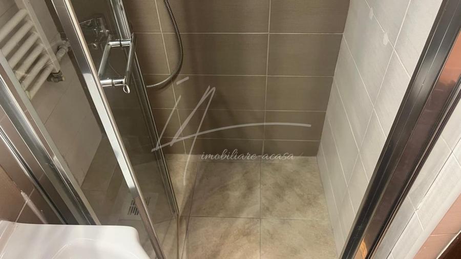 Apartament cu 2 camere semidecomandat, mobilat în Sala Palatului