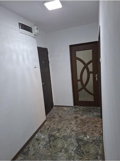 Apartament cu 2 camere decomandat în Vitan