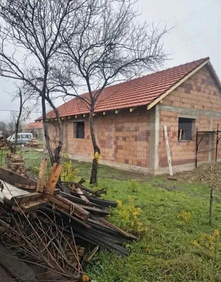 Casă cu Teren 1500 Mp în Tormac