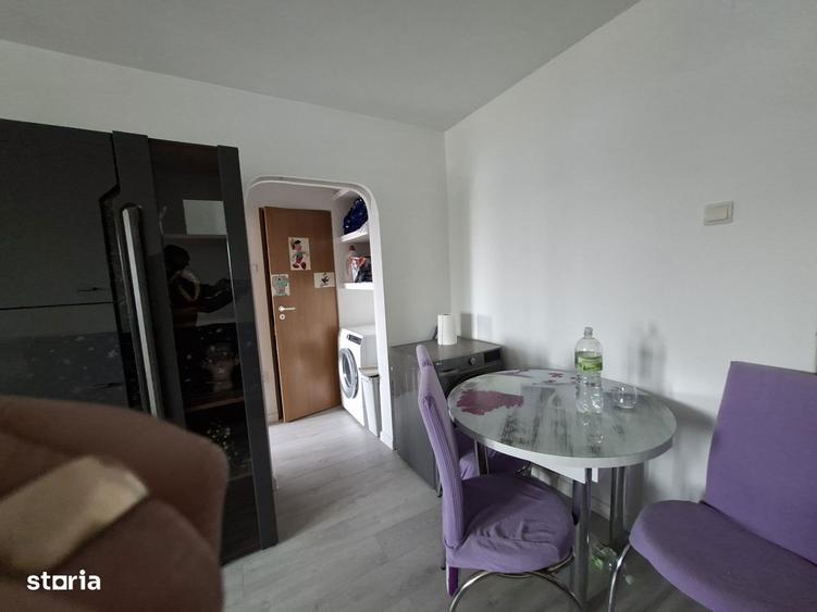 Apartament cu 2 camere semidecomandat în Zețarilor