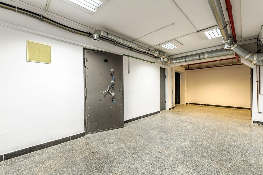 Spațiu comercial, de 420 mp, în Băncilor