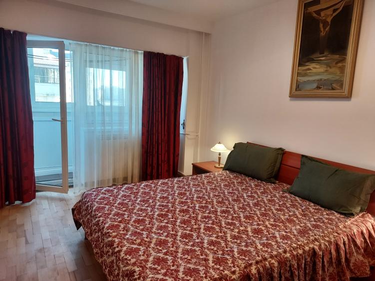 Apartament cu 3 camere decomandat în Decebal