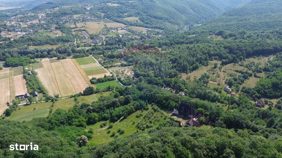 Casă cu Teren 24700 Mp în Copalnic