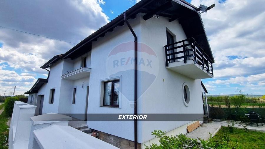 Casă cu 5 camere cu Teren 1000 Mp în Bozânta Mică