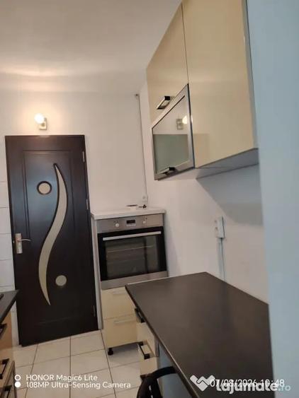 Apartament cu 3 camere decomandat în Bartolomeu