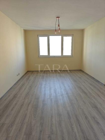 Apartament cu 3 camere decomandat, mobilat în Vest