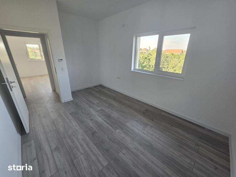 Casă cu 4 camere cu Teren 250 Mp în Moșnița Nouă