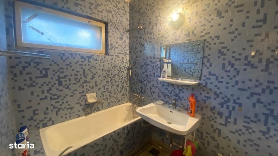 Apartament cu 3 camere decomandat în Domenii