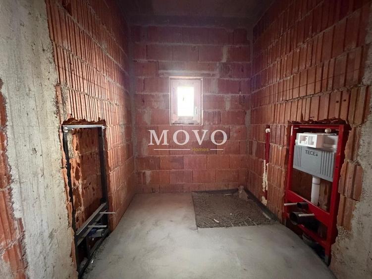 Duplex cu 4 camere cu Teren 250 Mp în Sânandrei