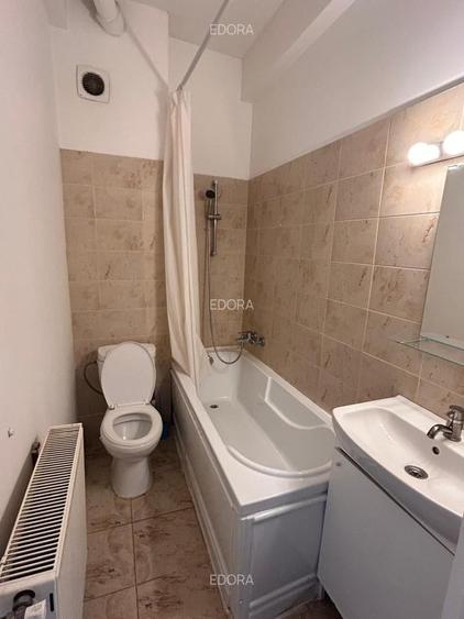 Apartament cu 2 camere decomandat în Universitate