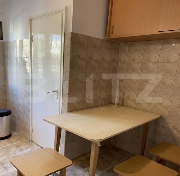Apartament cu 3 camere semidecomandat, mobilat în Gheorgheni