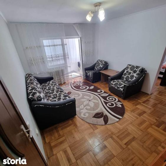 Apartament cu 2 camere semidecomandat, mobilat în Central