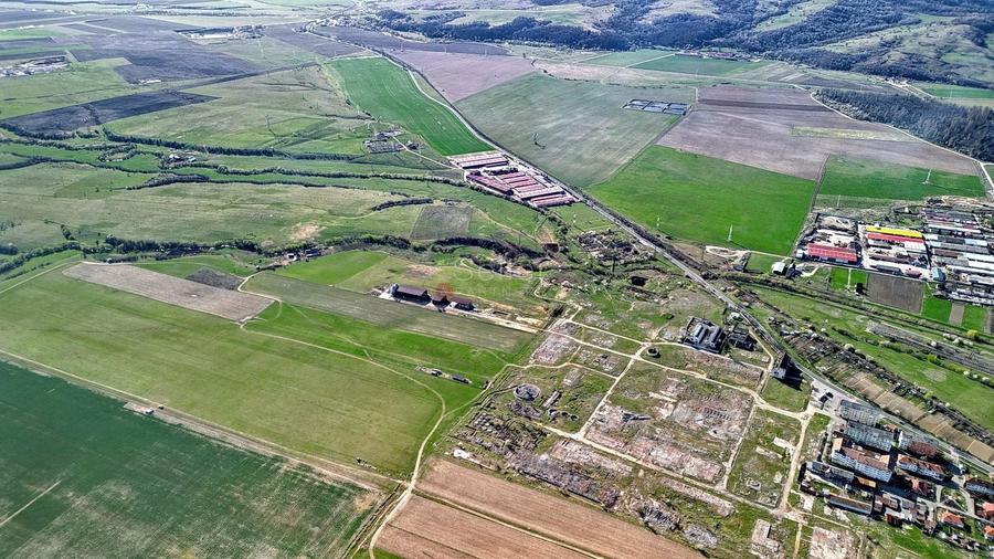 Teren Construcții intravilan de 185299 mp, în Central