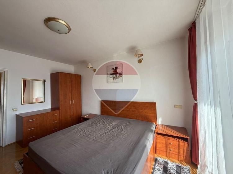 Apartament cu 3 camere semidecomandat, mobilat în Națiunile Unite