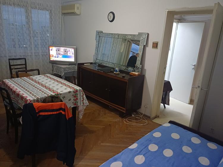 Apartament cu 2 camere decomandat în Drumul Taberei