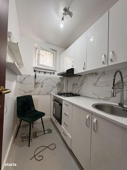 Apartament cu 4 camere semidecomandat în Drumul Taberei