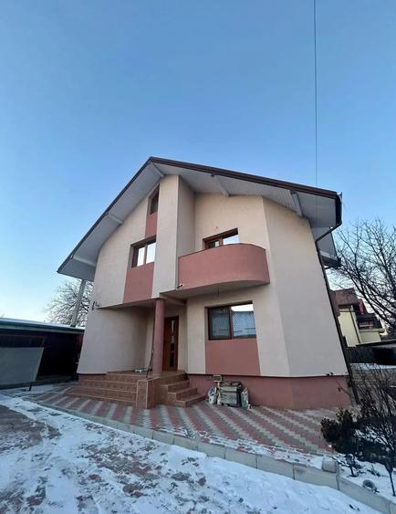 Casă individuală cu 5 camere cu Teren 100 Mp în Valea Adâncă