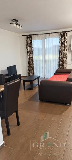 Apartament cu 2 camere semidecomandat, mobilat în Sânnicoară
