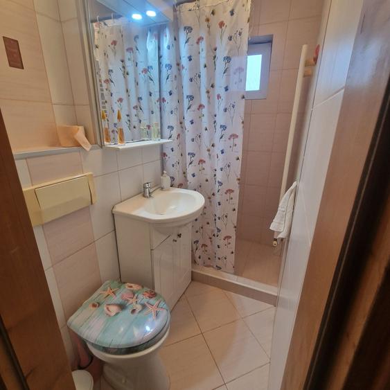 Apartament cu 4 camere decomandat în Soarelui